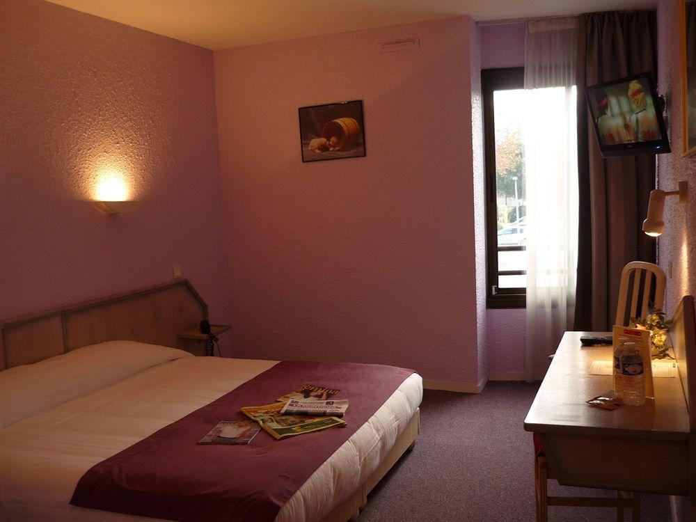 Logis Hotel Noemys Brive - Restaurant Le Teinchurier Eksteriør bilde