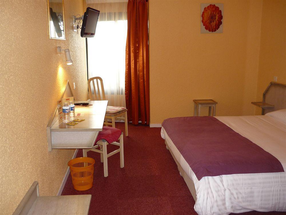 Logis Hotel Noemys Brive - Restaurant Le Teinchurier Eksteriør bilde