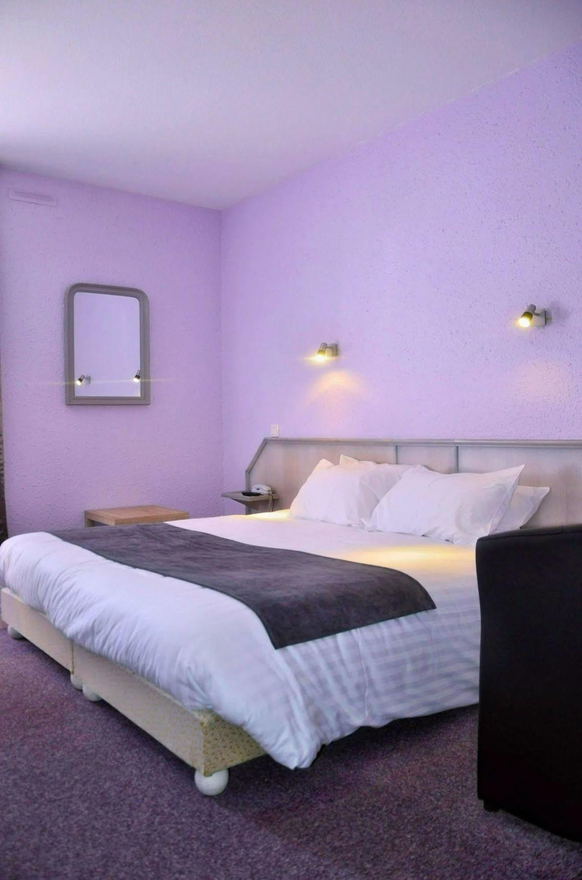 Logis Hotel Noemys Brive - Restaurant Le Teinchurier Eksteriør bilde